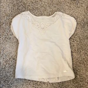 super cute white top!